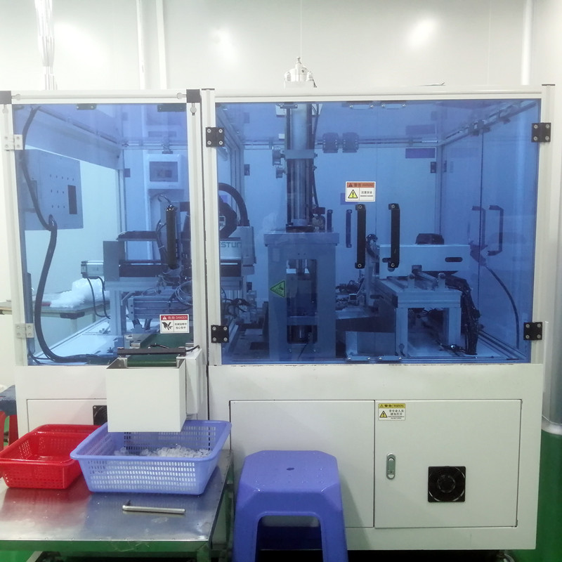 3044永利硅胶阀自动冲切机器 (2)_副本